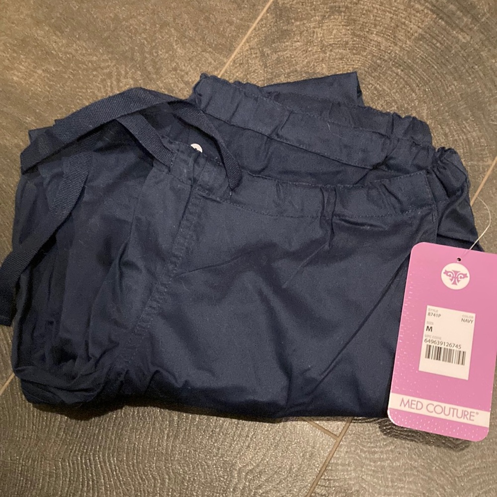 Med couture scrub pants- medium petite size